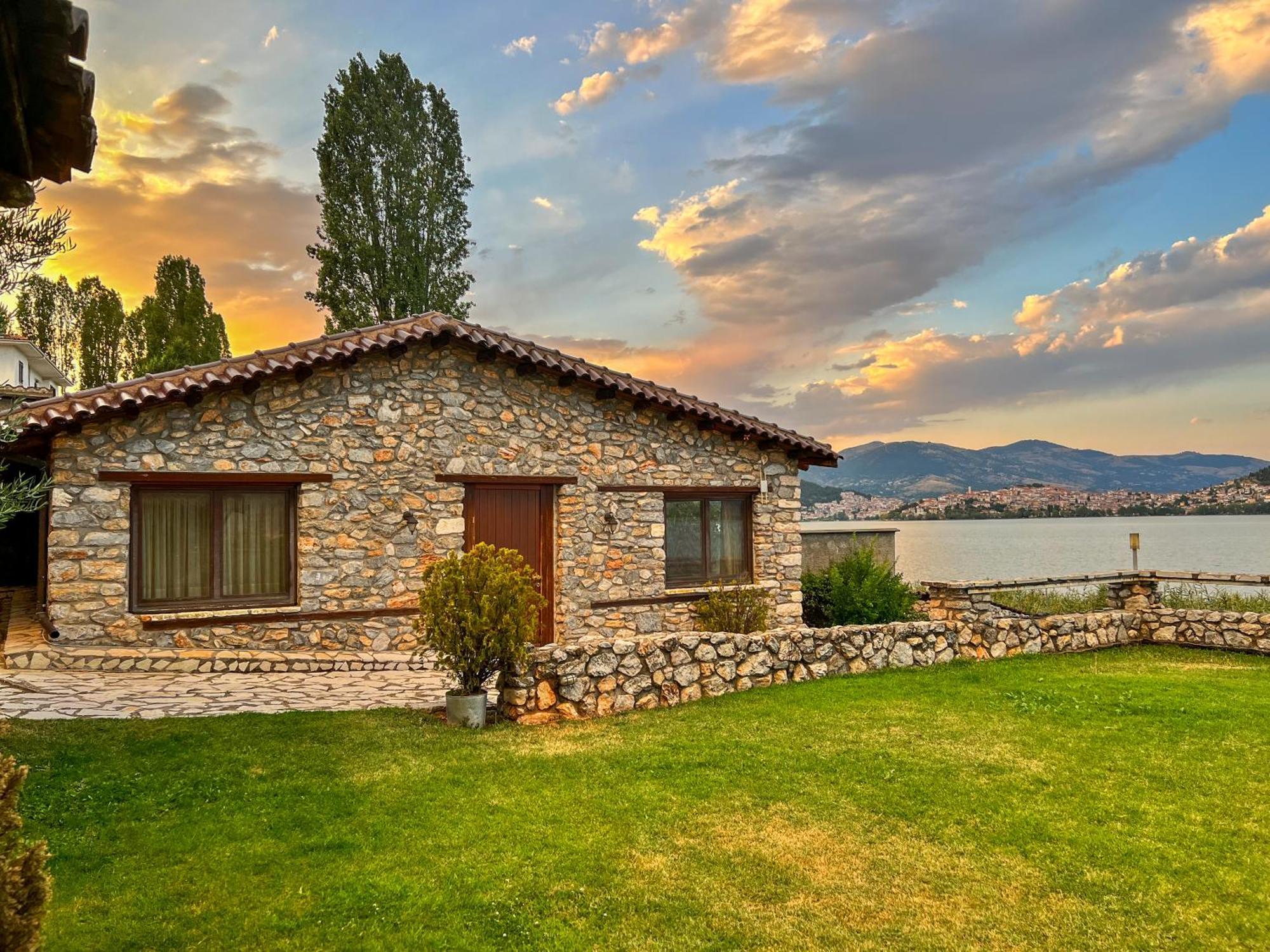 The Little Stone House By The Lake Kastoria Exteriér fotografie